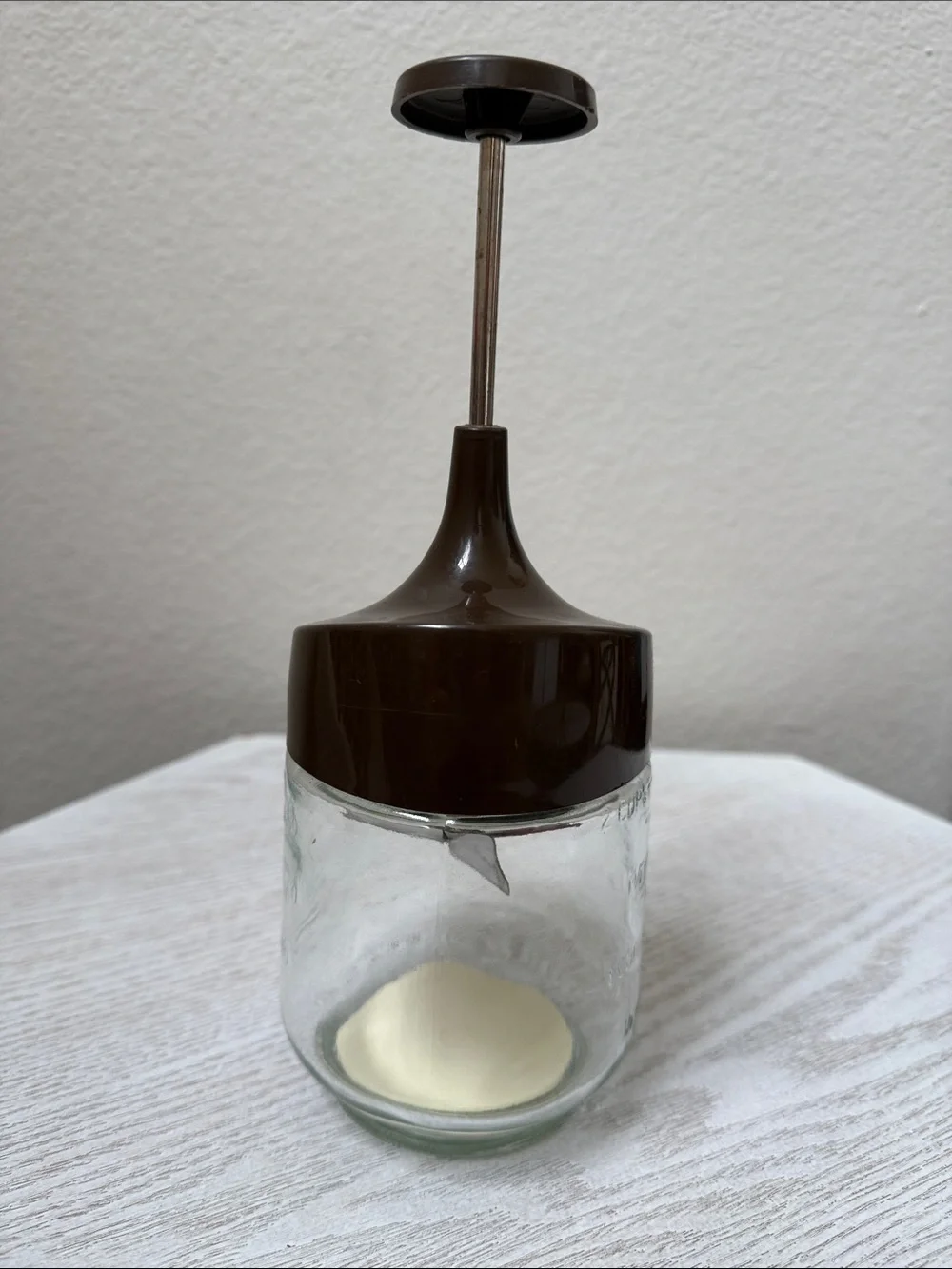 Vintage Gemco Made in the USA 2 Cup Spring Loaded Push Plunger Nut Food Chopper